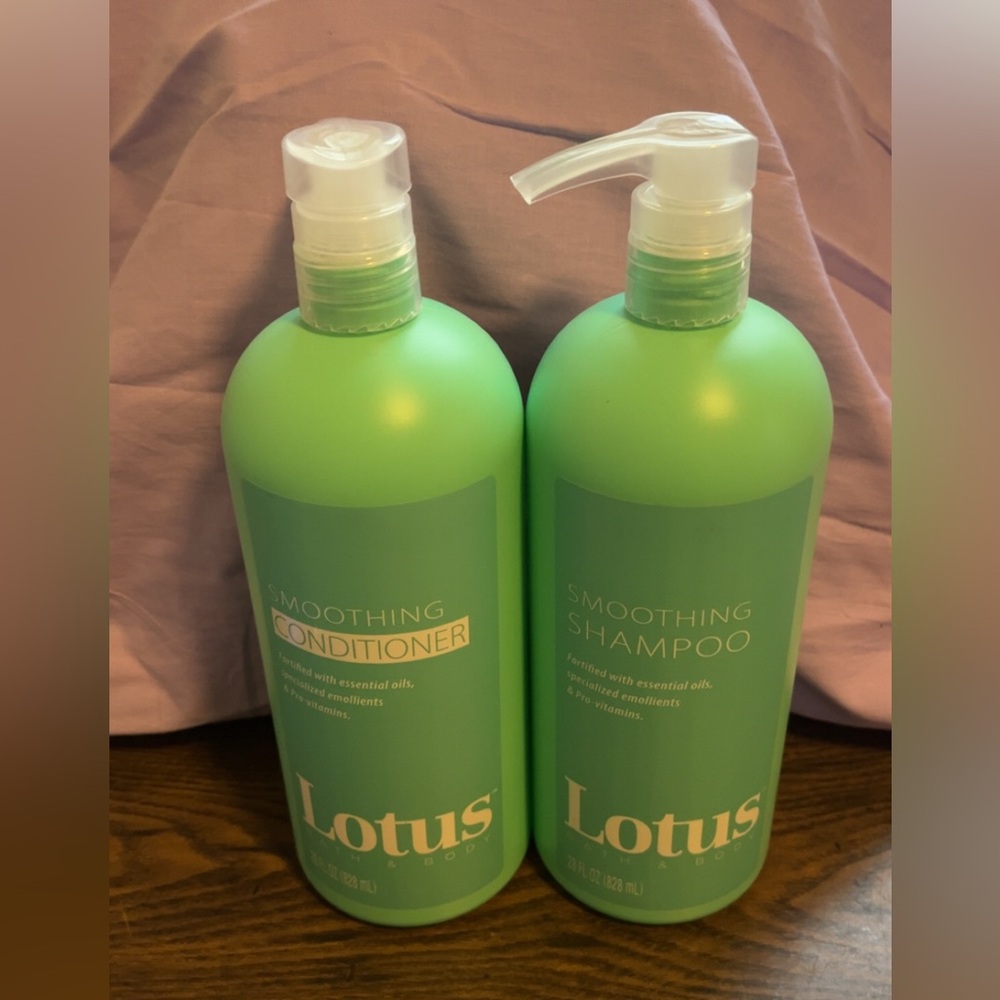 Lotus Smoothing Shampoo and Conditioner Set